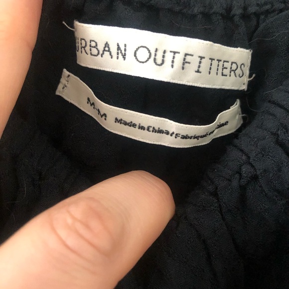 🖤Urban Outfitters Smocked Crop Top - Picture 4 of 5